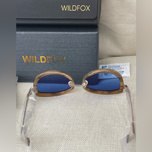 NEW WILDFOX CHATON CATEYE DELUXE SUNGLASSES⭐️W/case & cleaning cloth⭐️Comfy⭐️ - Picture 3 of 11